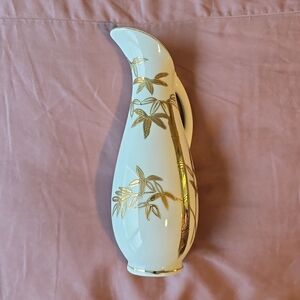 Japanese Porcelain Bud Vase with Gold Accents 7 1/2 inches